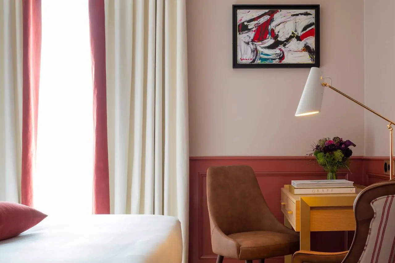 Hotel Longemalle Geneva 4*,